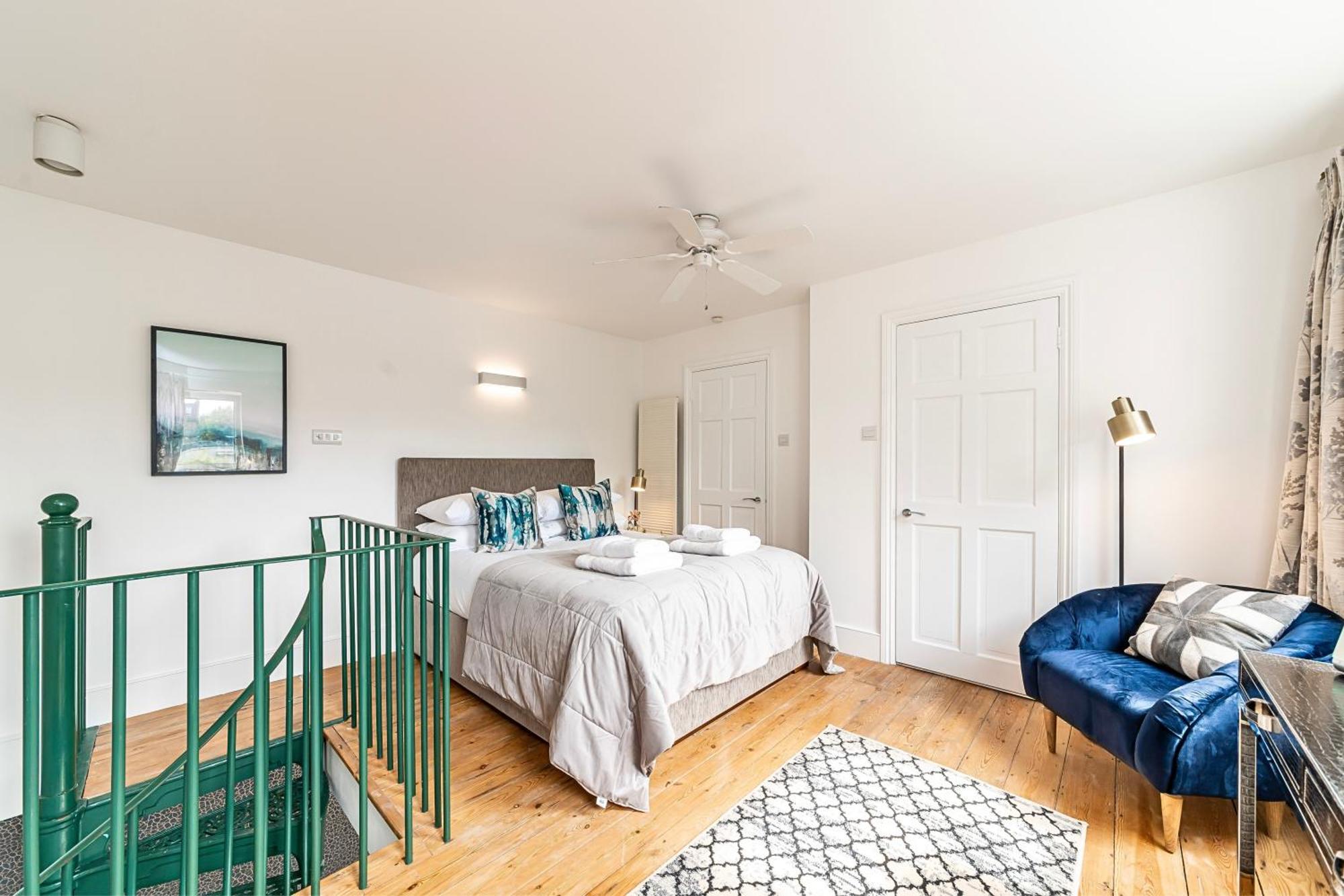 The Secret Kensington Garden Mews-2 Bedroom Full House-2 Train Lines- Spacious-Kings Road- Harrods -Chelsea Stadium-Private Small Patio London Ngoại thất bức ảnh