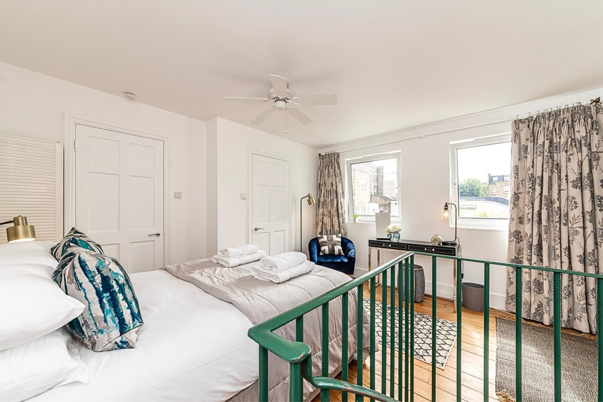 The Secret Kensington Garden Mews-2 Bedroom Full House-2 Train Lines- Spacious-Kings Road- Harrods -Chelsea Stadium-Private Small Patio London Ngoại thất bức ảnh