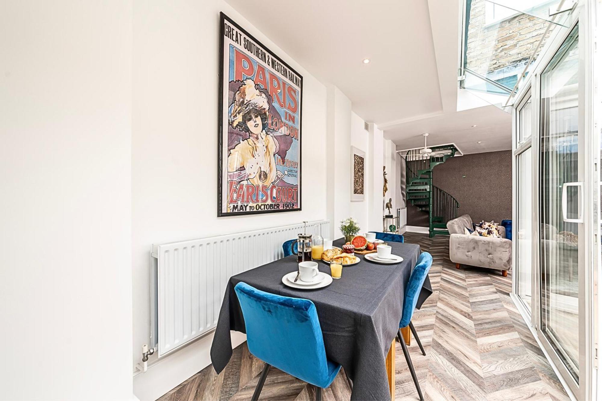 The Secret Kensington Garden Mews-2 Bedroom Full House-2 Train Lines- Spacious-Kings Road- Harrods -Chelsea Stadium-Private Small Patio London Ngoại thất bức ảnh