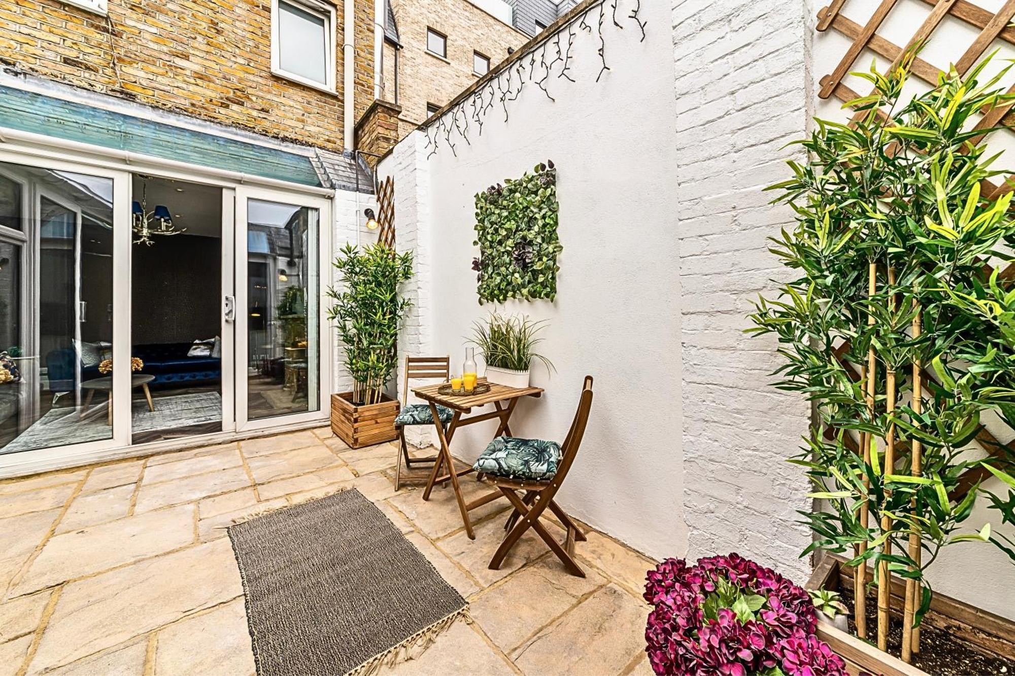 The Secret Kensington Garden Mews-2 Bedroom Full House-2 Train Lines- Spacious-Kings Road- Harrods -Chelsea Stadium-Private Small Patio London Ngoại thất bức ảnh