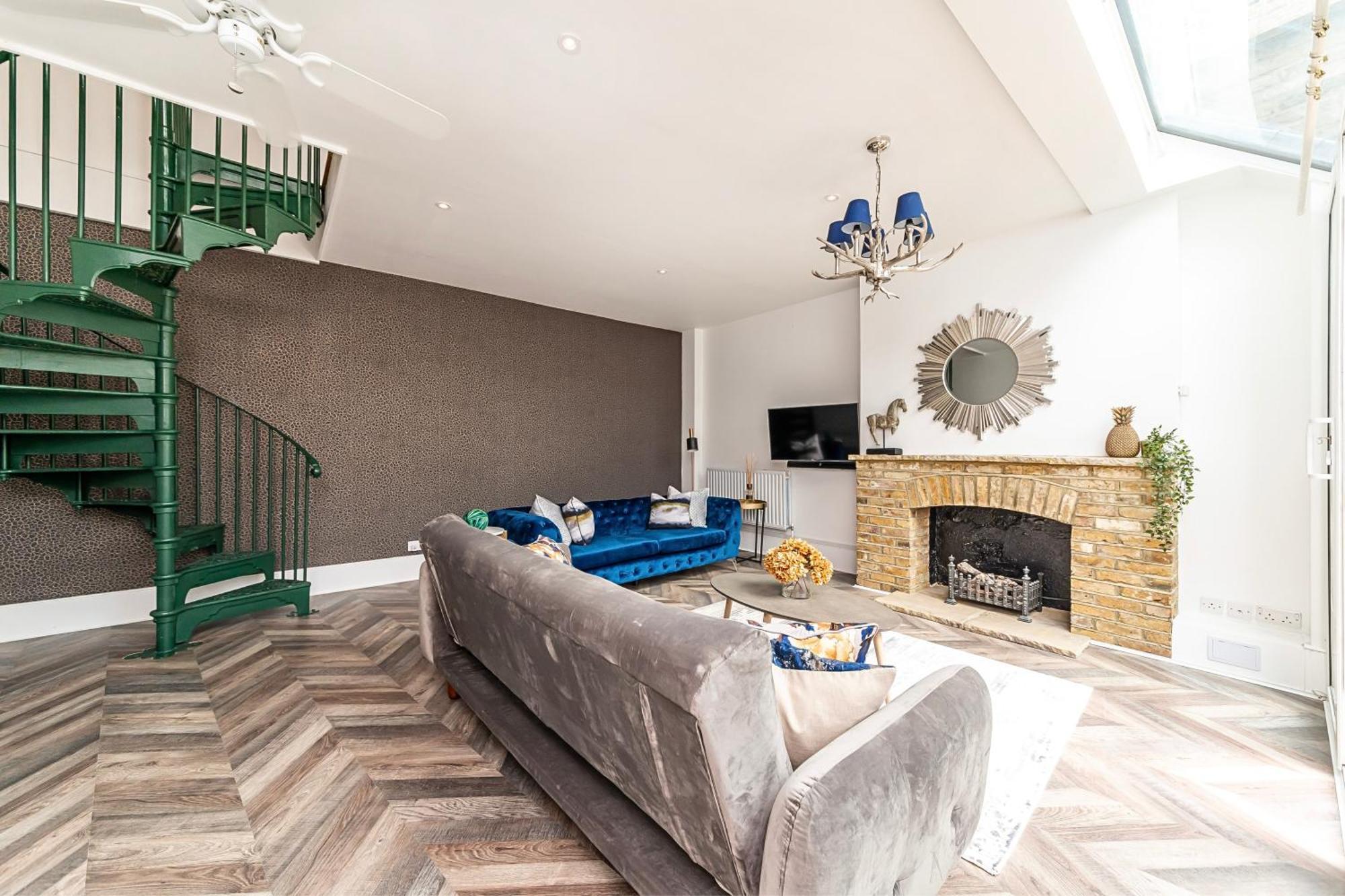 The Secret Kensington Garden Mews-2 Bedroom Full House-2 Train Lines- Spacious-Kings Road- Harrods -Chelsea Stadium-Private Small Patio London Ngoại thất bức ảnh